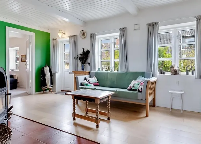 Under The Tree Ærøskøbing